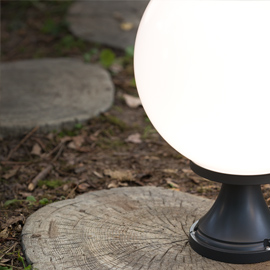 Moon Model 6 Bollard Light